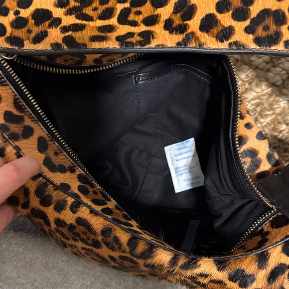 Leopard Pattern Shoulder Bag - Picture 5 of 8